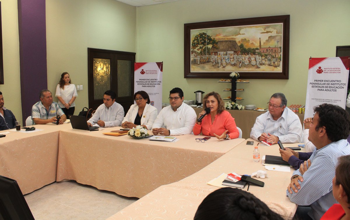 IEEA_CAMPECHE's tweet photo. #Campeche ✅📊 Clausura del Primer Encuentro Peninsular de Institutos Estatales de Educación para Adultos. #IEEAS
Gracias a los participantes de los estados de Yucatán, Campeche y Quintana Roo. 📚🇲🇽
#JuntosEsMásFácil ✨
#EducaciónParaTodos ✨ https://t.co/1zvaqfrpQ9