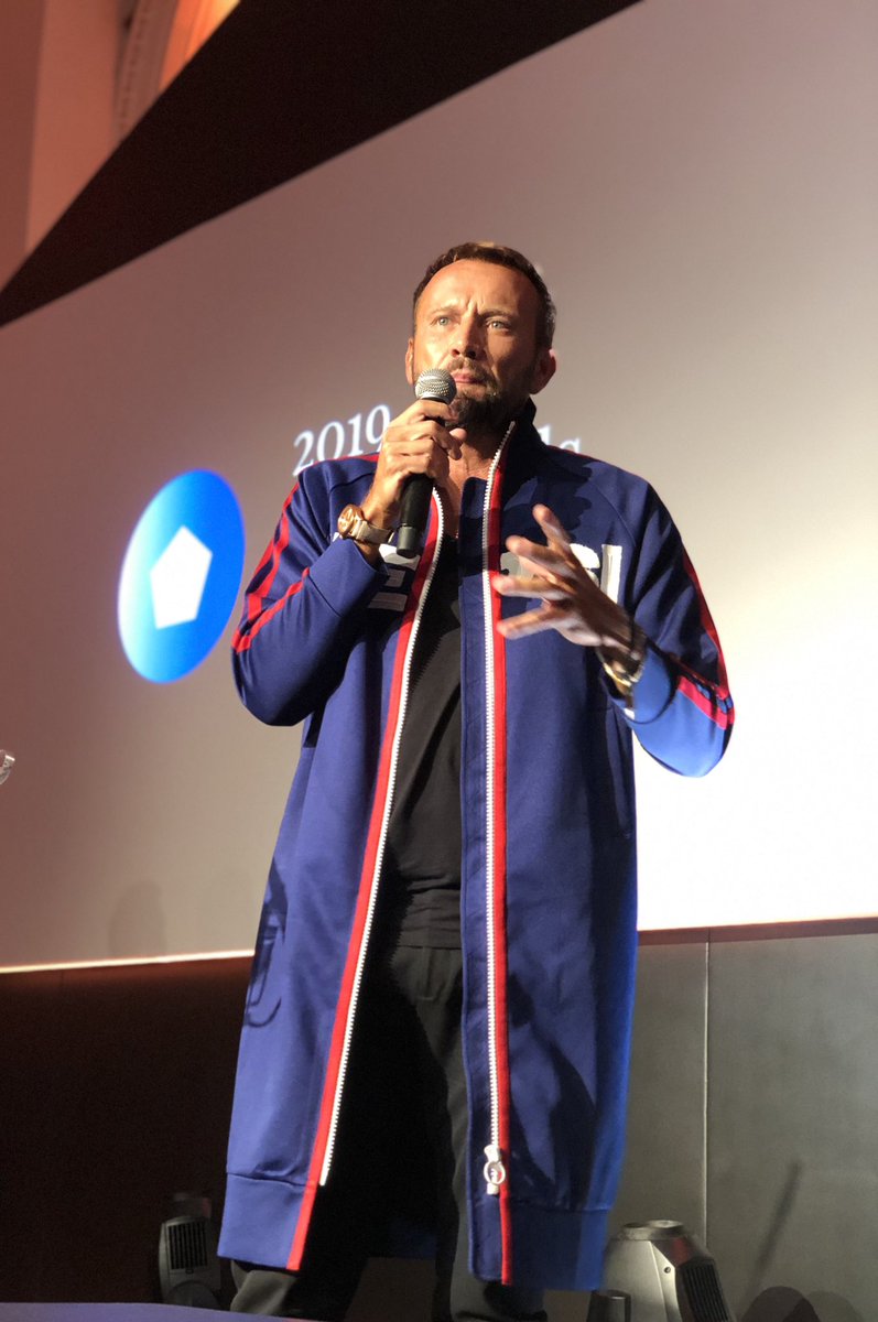 Massive congratulations to <a href="/MauroPorcini/">Mauro Porcini</a> <a href="/PepsiCo/">PepsiCo</a> for winning Visionary of the Year <a href="/PENTAWARDS/">Pentawards</a> gala ceremony. 🙌#pentawards2019 #effectivedesign #designleadership