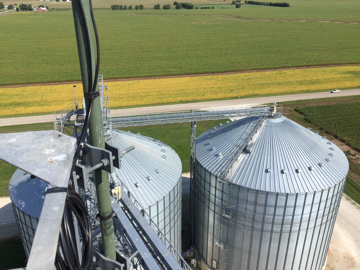 TomFarms's tweet photo. #TodayAtTomFarms. We welcomed #ExtensionAgents from around the US during their National Conference. Some of them even climbed to the top of the bin at #CereServ. Always a pleasure showing our operation to others. A special thank you to the Kosciusko Cattleman for providing lunch! https://t.co/JKfcqbxN3B