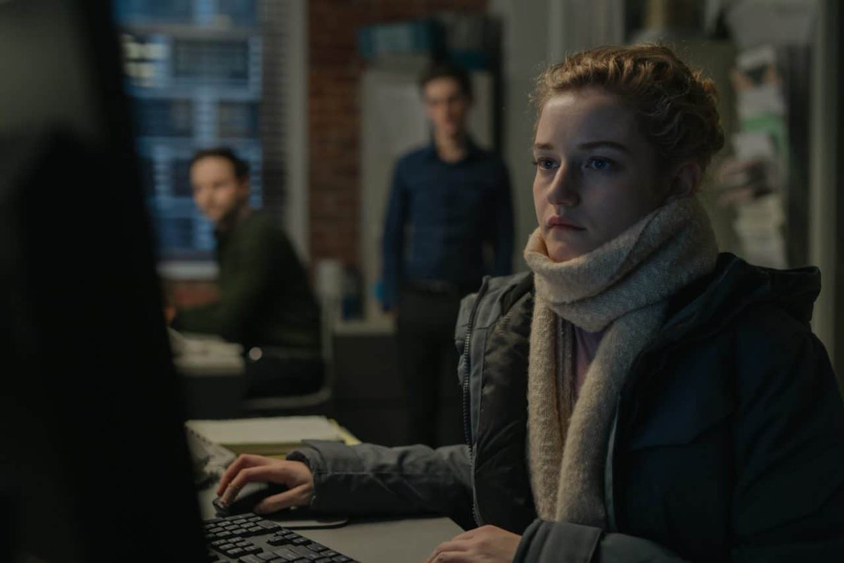 ByClaytonDavis's tweet photo. 2019 TELLURIDE FILM FESTIVAL: Kitty Green writes and directs a heavy, dour look into the makings of a monster, and the complicit nature in which a monster is created with her riveting new film "The Assistant. #AcademyAwards #Film #HarveyWeinstein #JuliaG https://t.co/BMzW2D1tK2 https://t.co/8Mvjey02Nd