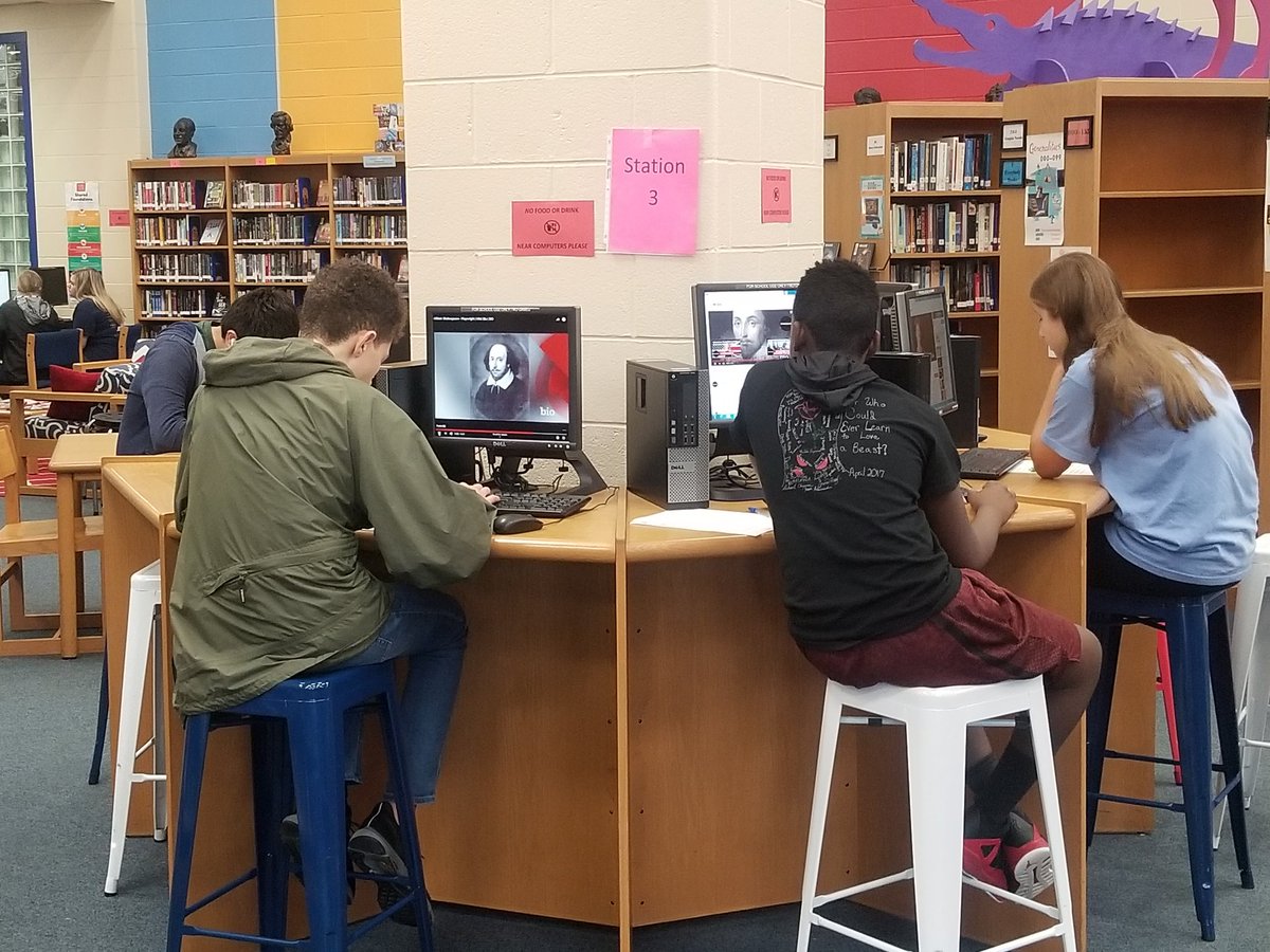HafCorbin's tweet photo. Hands on Makerspace lesson for 9th grade honors as they get ready to start 'Romeo and Juliet'.... creating masks, watching videos, and interacting with the Globe Theater! @LHSEAGLESVA https://t.co/RrH4evhIHv