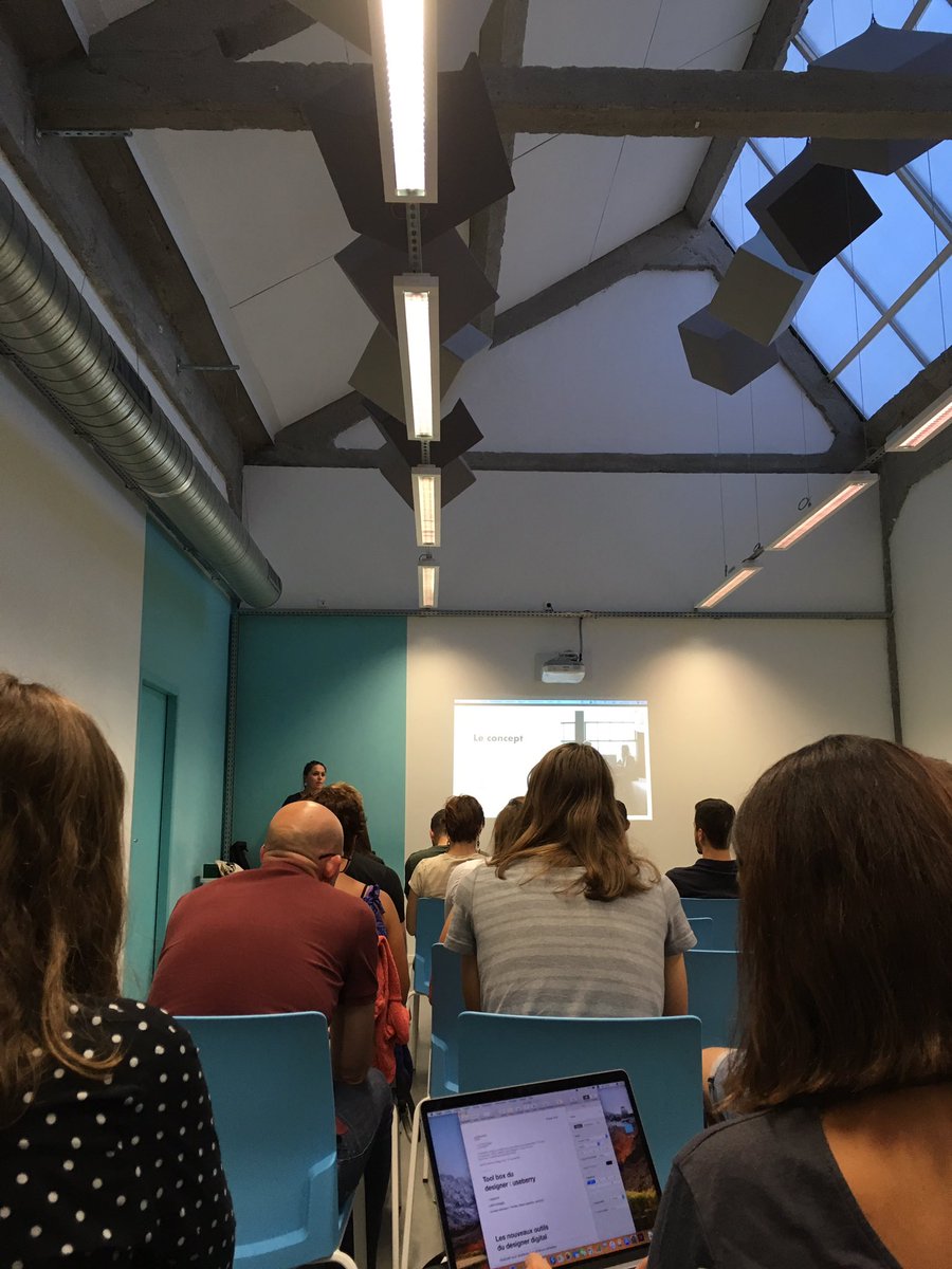Lodiloee's tweet photo. [#Event] En place pour le meetup @flupa chez @YnovToulouse . Présentation de @LudivineDobigny du Creative Studio de @capgeminifrance sur l’outil #UseBerry. ⬇️⬇️ https://t.co/qeBHwvKxmD