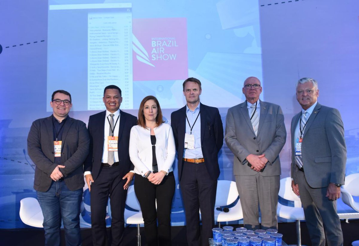 ibas_aero's tweet photo. Hoje de manhã aconteceu a Plenária de Tendências e Inovações! Tivemos a presença de Jason Ward (Azul - Linhas Aéreas), Elbson Quadros (SITA), Sandro Valeri (Embraer), Claudio Jorge Pinto Alves (ITA) e John Watret (Embry Riddle).
#ibas #gruairport #aviacao #airport #sator https://t.co/UuJpLeJ0gT