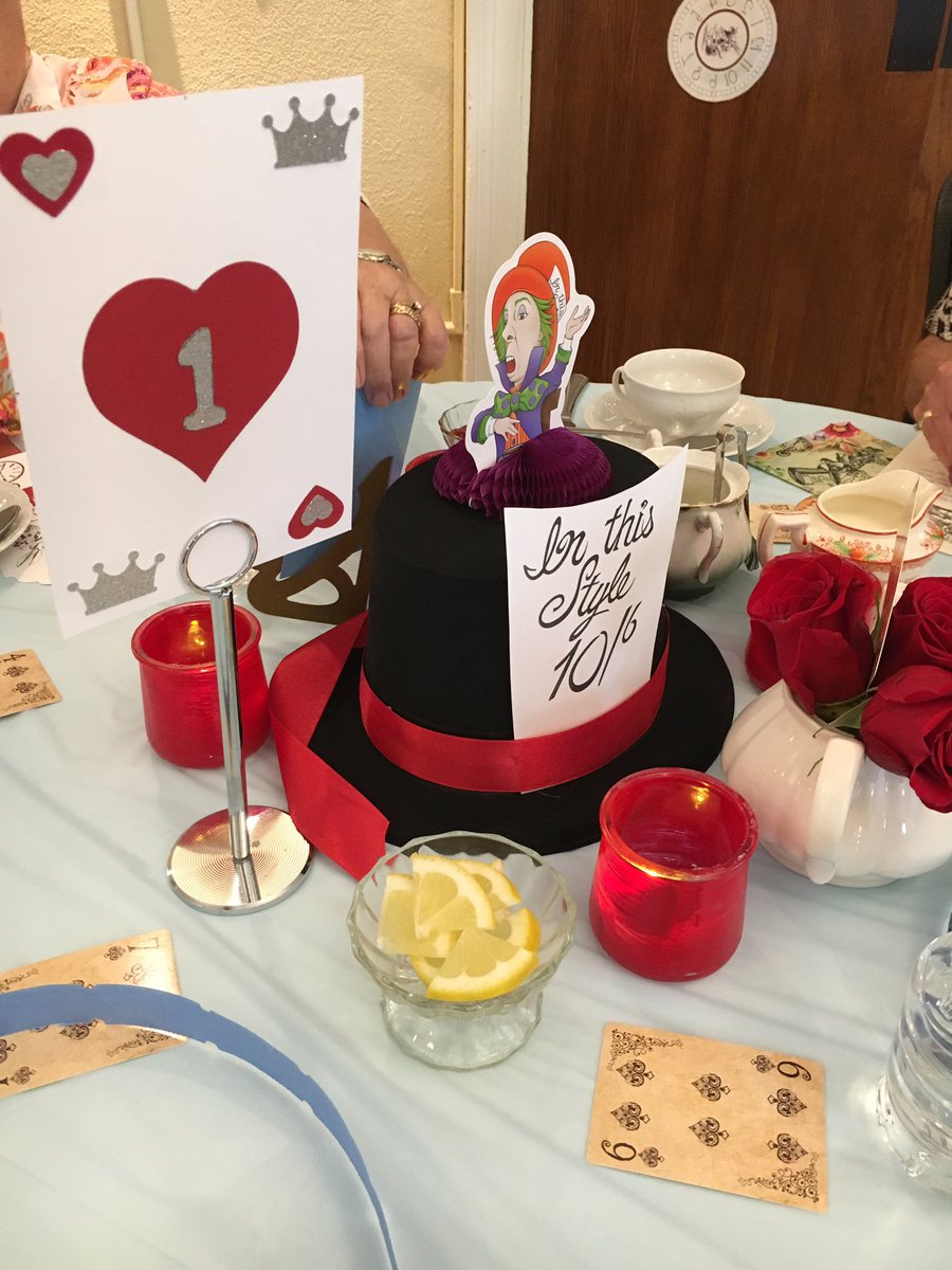 kathleenluvstea's tweet photo. They really out did themselves with the table accessories and decor! #madhatterteaparty #teahour #teatimewithfriends #teafundraiser https://t.co/VdMQ8g1FEh