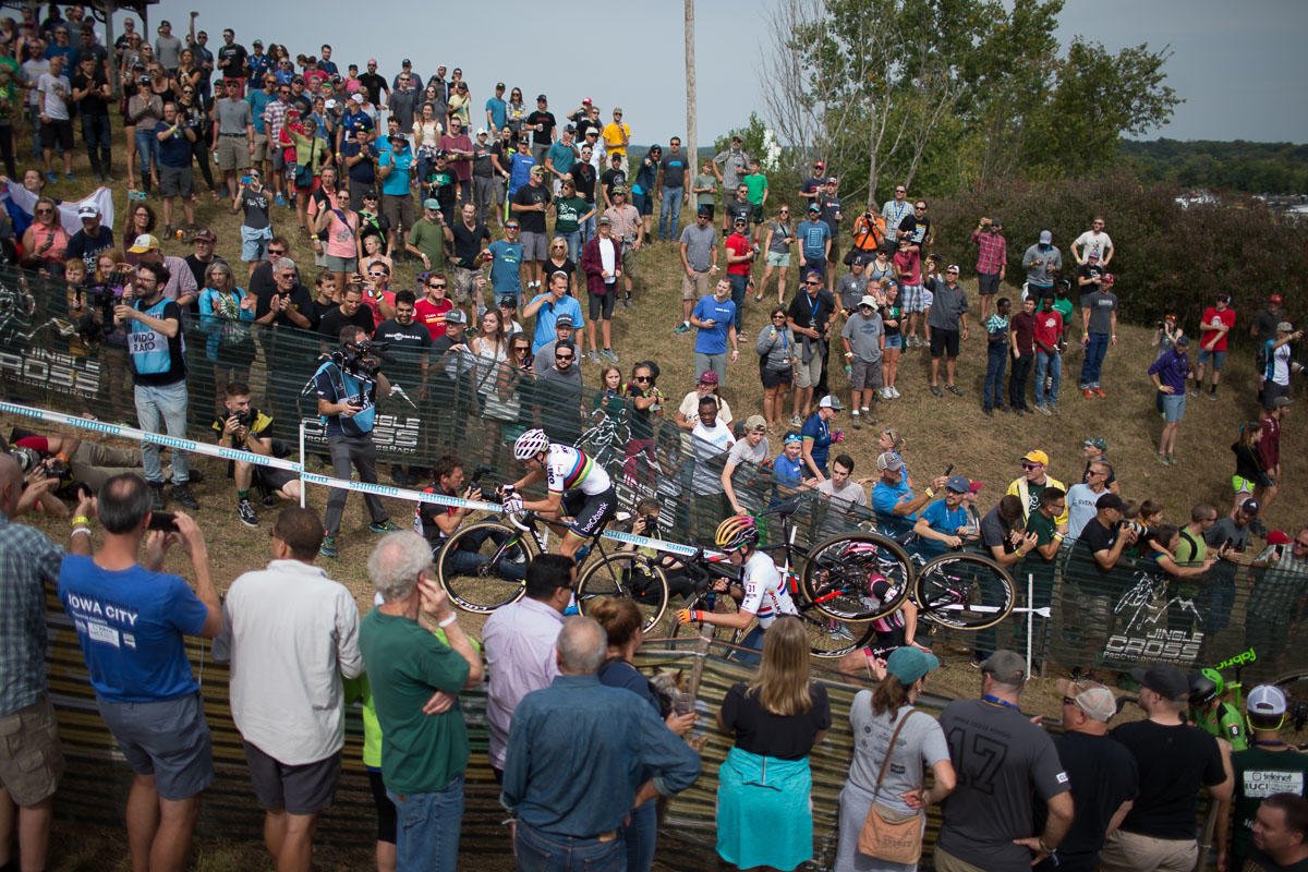 Less than two days away from the start of the 2019/20 <a href="/Telenet/">Telenet</a> UCI CX World Cup in Iowa City! 🇺🇸

🗞️Check out our preview article here 🔗 fal.cn/33UR5

#TelenetUCICXWC