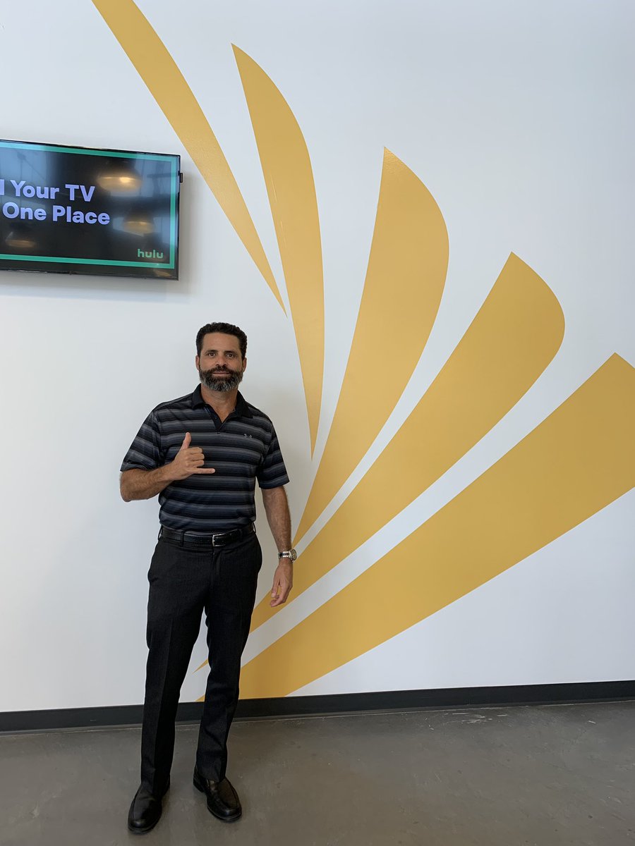 Had to throw a Shaka in front of the largest pin drop I’ve ever seen in a store!  Great new location at the LB Town Center, come by they are also a Business Center!!  <a href="/kkwestisbest/">kevin kunkel</a> <a href="/chrispmontana/">Chris Montana</a> <a href="/CherylKeeler8/">Cheryl Keeler</a> <a href="/SprintBIZ_SW/">SprintBIZ_SW</a>