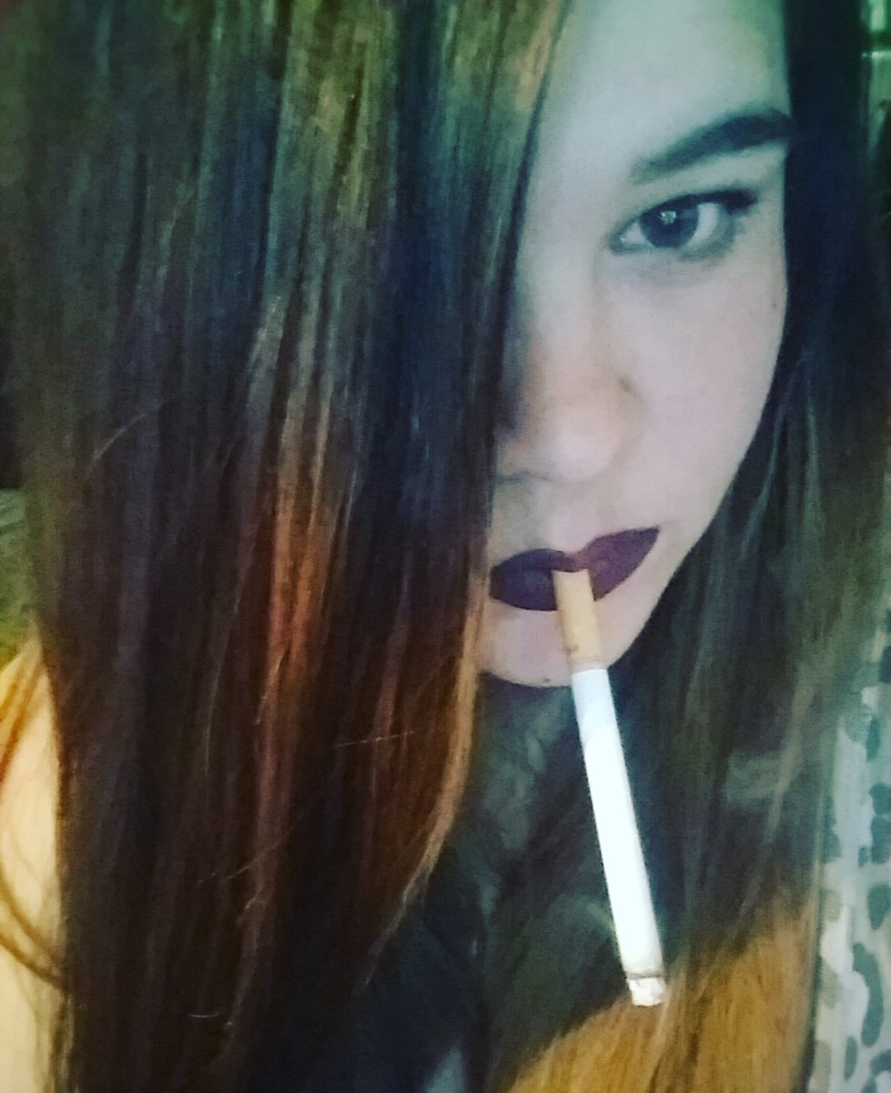 emii_lynn's tweet photo. #smokinggirl #sexysmoking #smokingfetish #smokingfetishnation #smokefetish #smokefetishnation #sexysmokinggirl #vs120 #corktip #sensualsmoking #aftersexcigarette #marlborosmoking #girlsmoking #sexysmoker #heavysmoker #smoker https://t.co/whJlu3EFnL