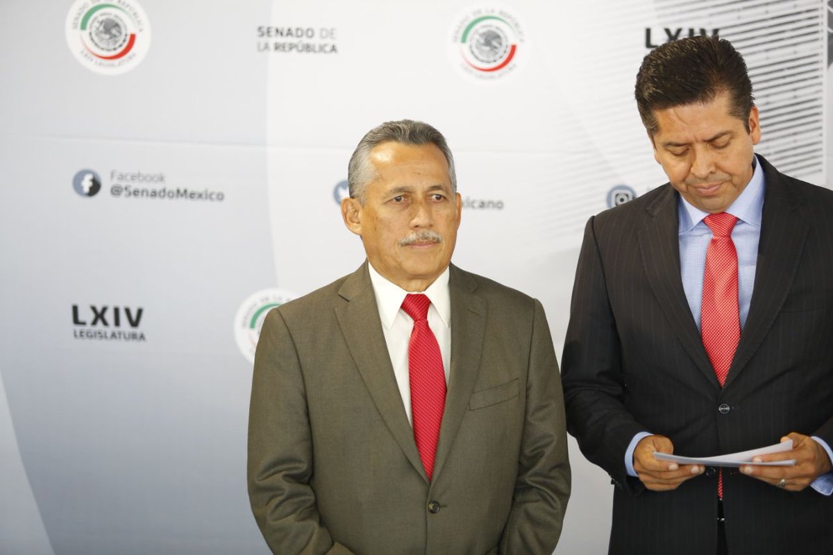 El senador <a href="/SenJoelPadilla/">Senador Joel Padilla</a> acompañó al Alcalde de Tepic, #Nayarit, en conferencia de prensa donde denunció que la <a href="/CFEmx/">CFEmx</a> ha realizado cortes parciales de la energía de los pozos de agua de <a href="/SIAPA/">Siapa Saya</a> que abastecen a la ciudad, afectando con ello el suministro a la población.