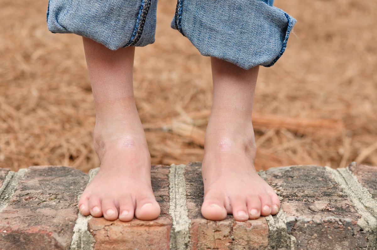 beYOUfabulous's tweet photo. I love being bare foot, inside and out!
What about you?
Being barefoot boosts brain development https://t.co/wtxp6rG8SM @raepica1 @raepica1
#barefoot #boostbrainpower #nature #greathealth #womenbehindthebiz #kentfacials #kentbusiness #uksmallbiz #kentmum #vegan #natural https://t.co/PgeQSp7qt4
