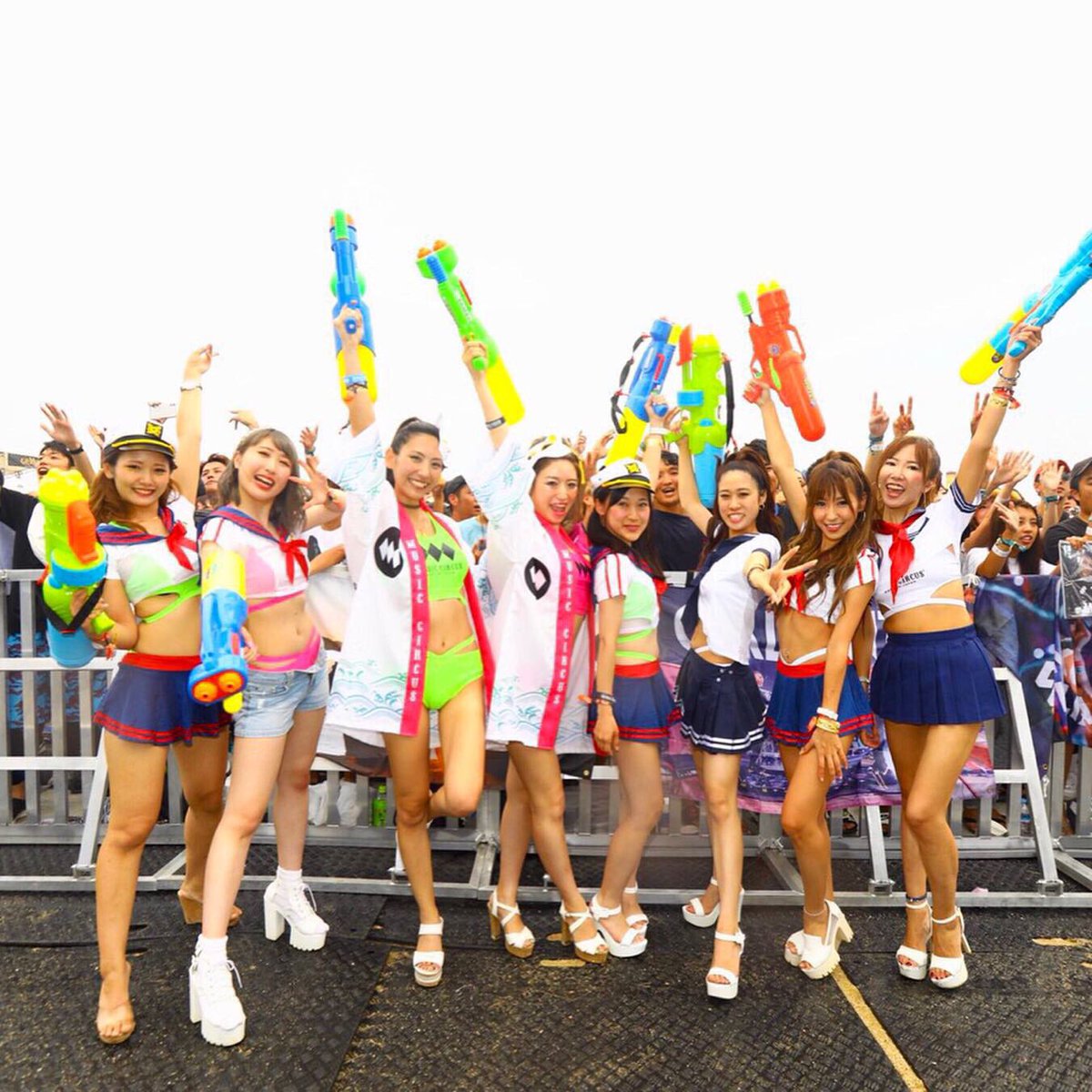 moemin315's tweet photo. MUSIC CIRCUS🎪DAY1
水掛けタイム🔫🔫🔫
盛り上がり最高でした❤️😆
@MUSIC_CIRCUS
@musiccircus_MMC
#musiccircus #ミュージックサーカス #MCA19 #フェス #夏フェス #フェス #EDM #樽井サザンビーチ https://t.co/007O8CRjhq