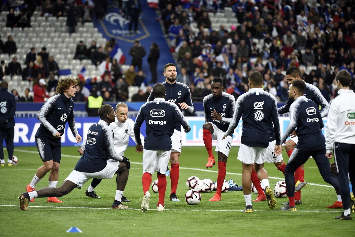 EDF_Foot's tweet image. Vous avez envie de vivre un entraînement de rêve avec l'@equipedefrance ? 😍🇫🇷  
2 places à gagner pour être au plus près des Bleus à Clairefontaine 🔥
RT &amp;amp; Follow ! Tirage au sort début semaine prochaine🤞⏳ #EclaironsLesBleus