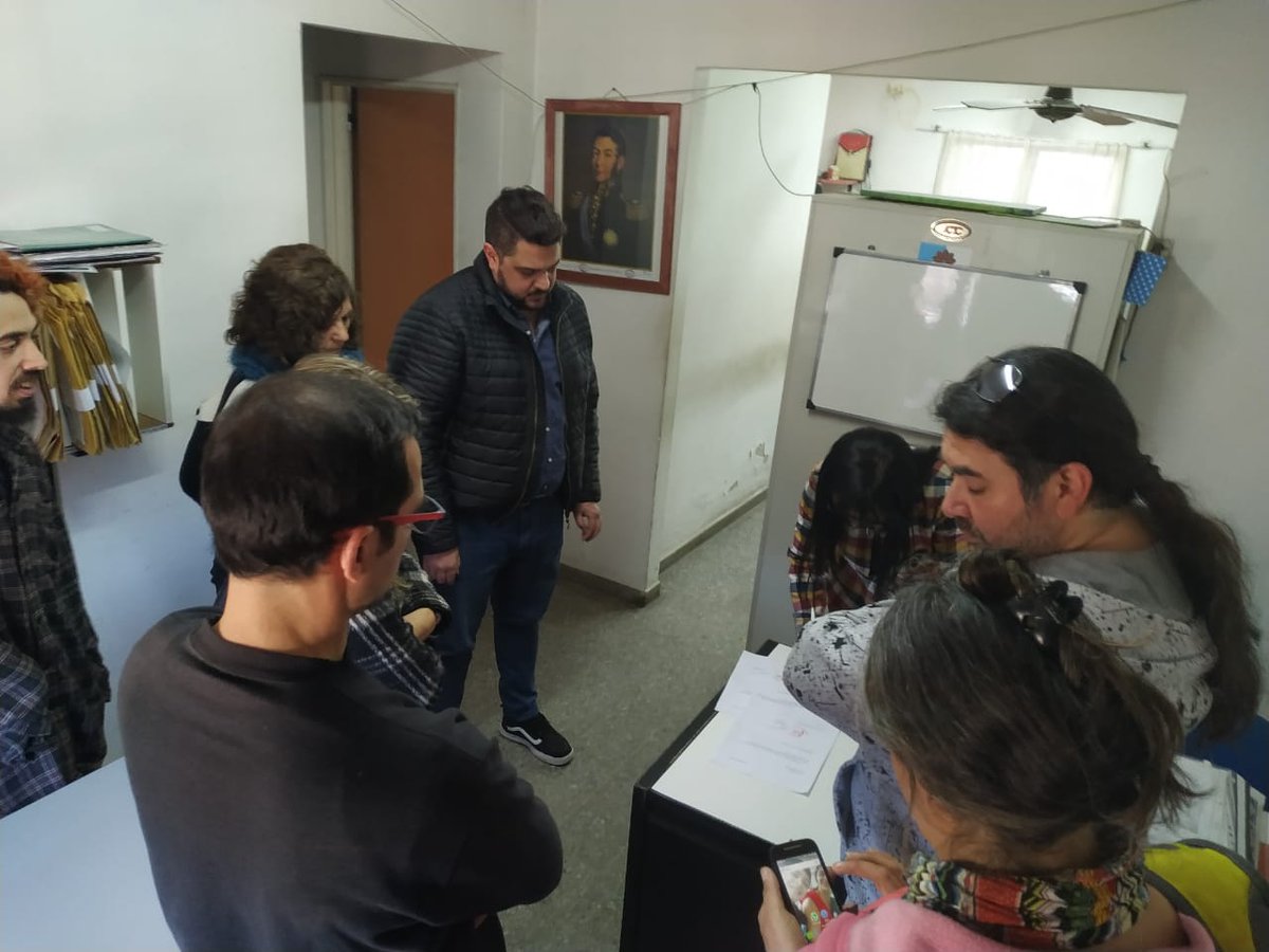 DanteBoeri's tweet image. Presentación en la Jefatura Distrital de #Echeverria . Solicitamos con carácter de urgencia una reunión con la Jefa Distrital y la Inspectora de Superior para hablar de las diversas situaciones que afectan al ISFD 35.
Estamos en estado de alerta y movilización
@SUTEBAProvincia