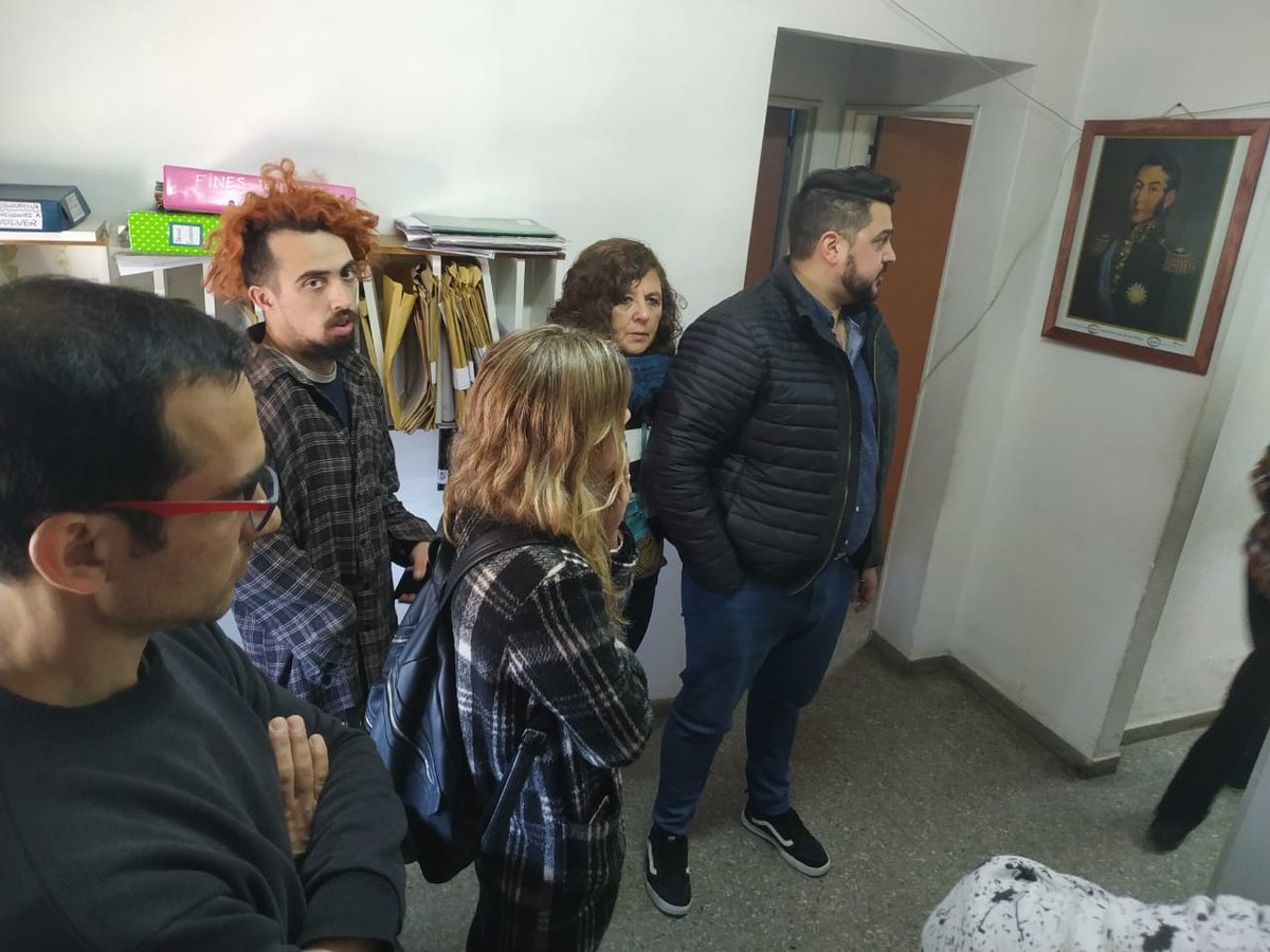 DanteBoeri's tweet image. Presentación en la Jefatura Distrital de #Echeverria . Solicitamos con carácter de urgencia una reunión con la Jefa Distrital y la Inspectora de Superior para hablar de las diversas situaciones que afectan al ISFD 35.
Estamos en estado de alerta y movilización
@SUTEBAProvincia