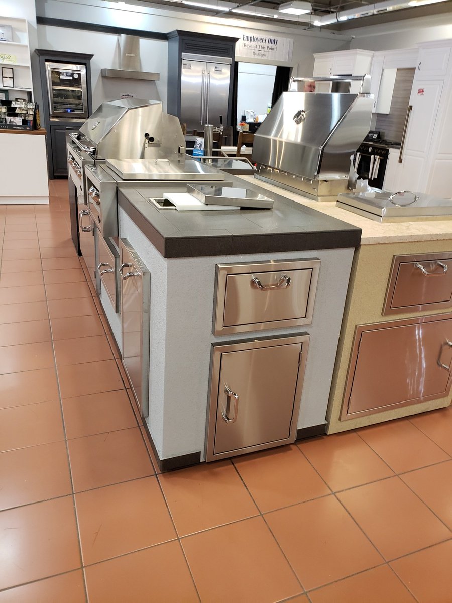 ALMO Premium tweet media