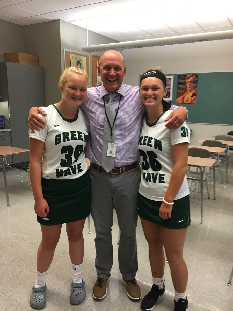 Of all the things I love most about teaching at NMHS, is seeing these two in the halls every day! Good luck to @collettelynch5, @carly_lynch and the rest of the field hockey team, in your first game. #ProudDad @GreenWaveNMFH @GoGreenWaveNM