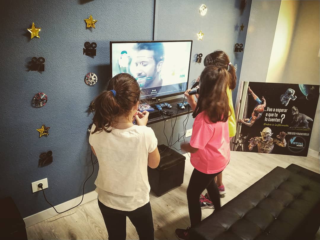 BurVirtualMagic's tweet photo. ¿Aún no te has enterado? Todo el que viene a celebrar su #cumpleaños en @virtualmagicburgos el primer centro de #ocio #virtual en #Burgos repite Lo último en #realidadvirtual al alcance de los más peques, PlayStation , futbolín, comedor... Una manera diferente de que disfruten https://t.co/0rKJQuykIB