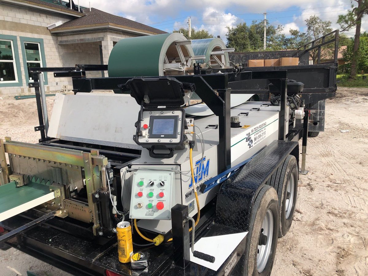 HiTechRoofingFL's tweet photo. Nothing better than the sound of the shear and the hum of fresh coil rolling off for another happy customer. #Englert #RollOut #ForestGreen https://t.co/cLFe8YMCPL