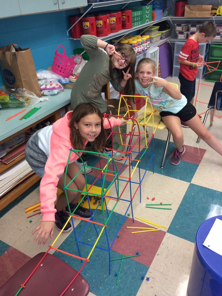 Rodgers_Edu's tweet image. We read “Pop’s Bridge” and built bridges out of straws and connectors!  The bridges had to span at least 2 squares on the floor, stand on their own, and have an artistic design.  These third graders did awesome! @sharkhappenings #sharkSTEAM
