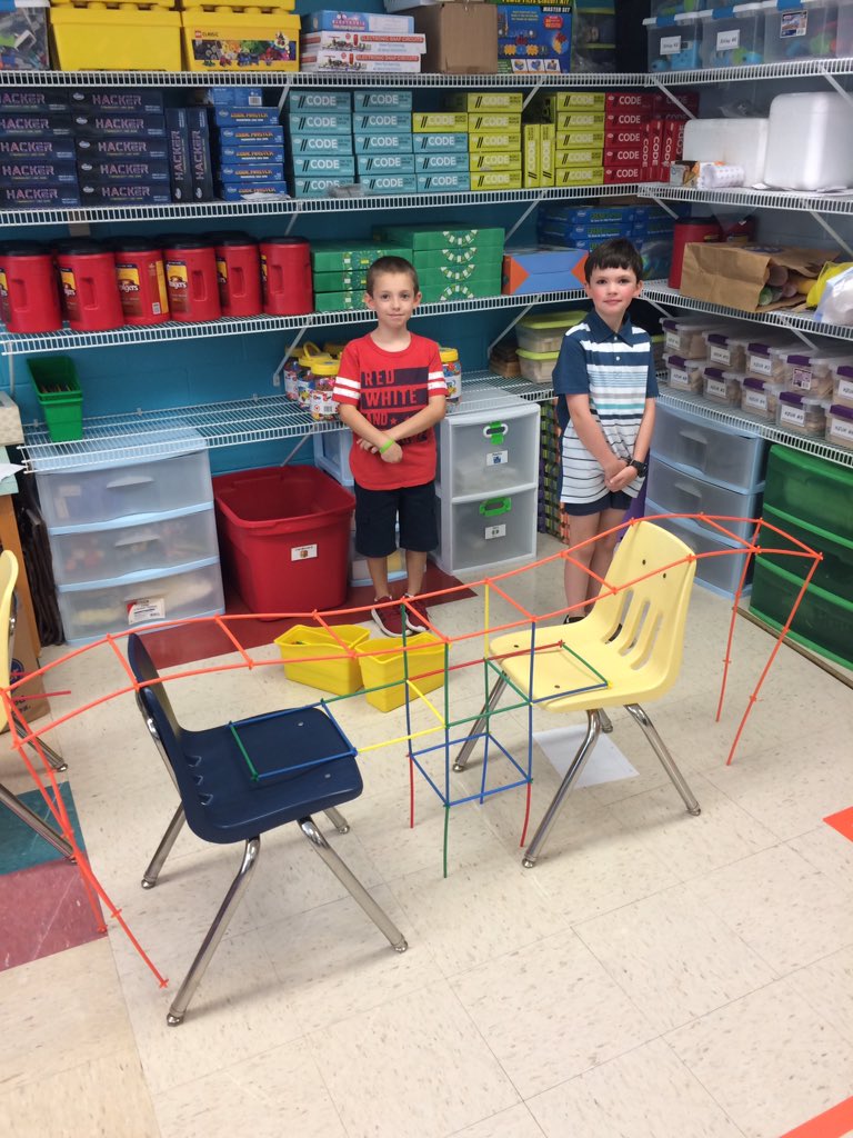 Rodgers_Edu's tweet image. We read “Pop’s Bridge” and built bridges out of straws and connectors!  The bridges had to span at least 2 squares on the floor, stand on their own, and have an artistic design.  These third graders did awesome! @sharkhappenings #sharkSTEAM