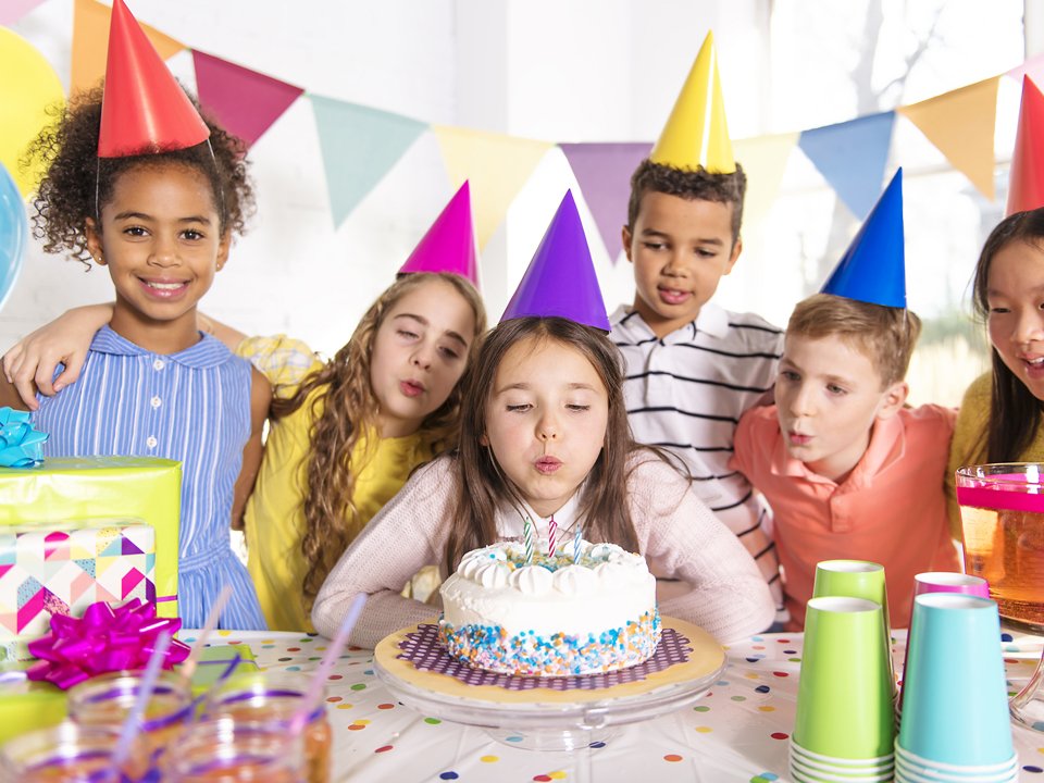 Have you ever had a birthday party at #GrandBearResort? Treat your kids to the time of their life at our indoor waterpark. Learn more about our special Birthday Party Packages. bit.ly/2WqumSr
