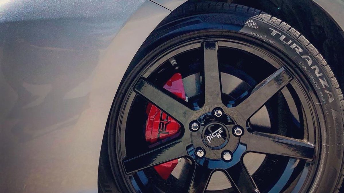 Bridgestone's tweet photo. Parallel parked. Unparalleled performance. (Photo: IG user kamuree559) #Bridgestone https://t.co/Ft5xp0RGwI