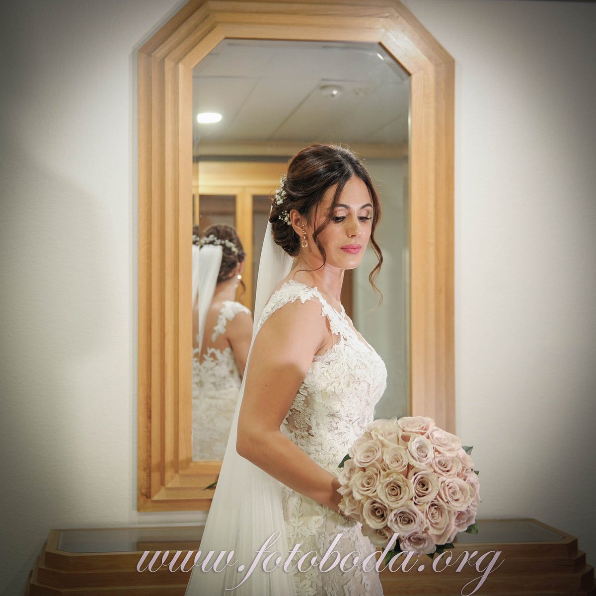fotobodagranada's tweet photo. ¡Cuando decimos que tenemos las mejores y más guapas novias del mundo, es porque así es! ¿Te casas? Nos encantaría formar parte de un día tan bonito. Más información en https://t.co/OJ0J4wSVyV #Granada #FelizViernes #Novais #Bodas #Fotografos https://t.co/gghaKIQVO7