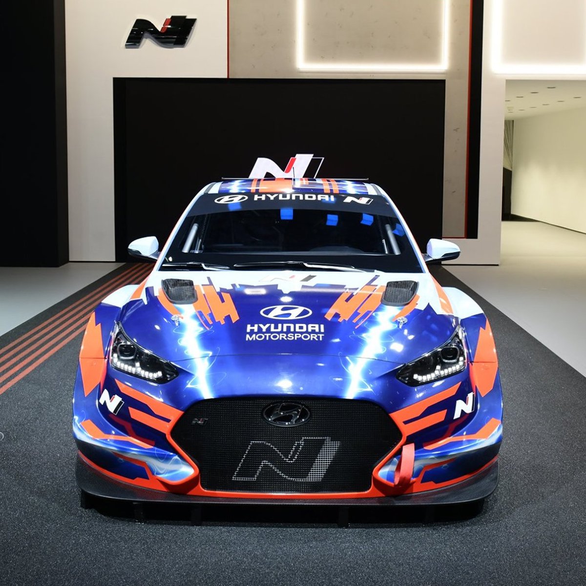 Hyundai_Global's tweet photo. The future of electrified racing starts with Veloster N ETCR.
Soon to debut at the new ETCR championships in 2020.
#Hyundai #VelosterNETCR #EV #cleanmobility #racecar #IAA #FrankfurtMotorShow
Learn more about Hyundai at IAA 2019
Audio Guide : https://t.co/Jos3sqY1Ev https://t.co/RZ6p3xuFoj