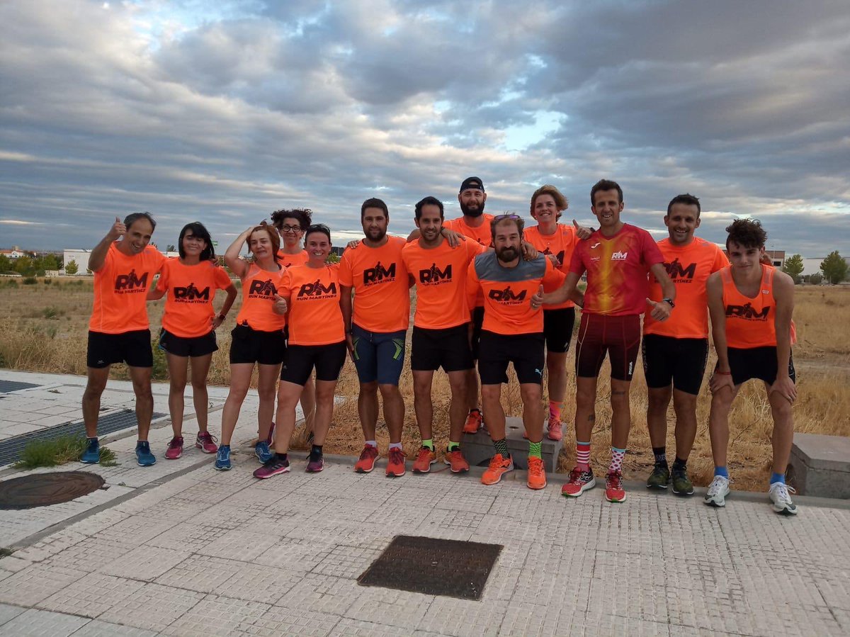 runmartinez_'s tweet photo. Planazos que salen casi sin querer...
Mañana hay entreno chavales!!! Estáis ready?
#RunMartinez es un 🌪 
Os esperamos!! #run https://t.co/1gFlPPHXwJ