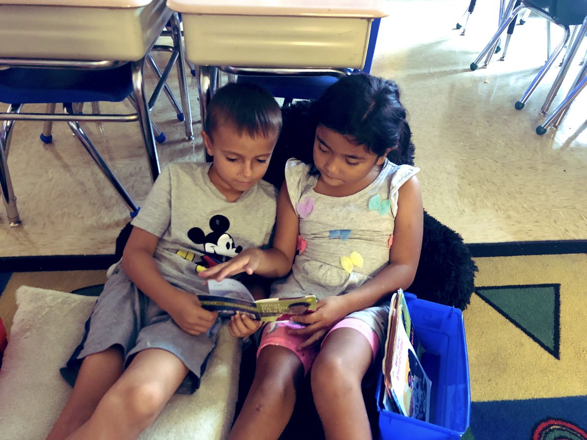 MsMaryMaloney's tweet photo. So proud of these 1st graders sharing their reading with each other! #firstgradefeels #GlenCovePride @melaniearfman @GCSD_ELA https://t.co/Dx9BhuJXZL