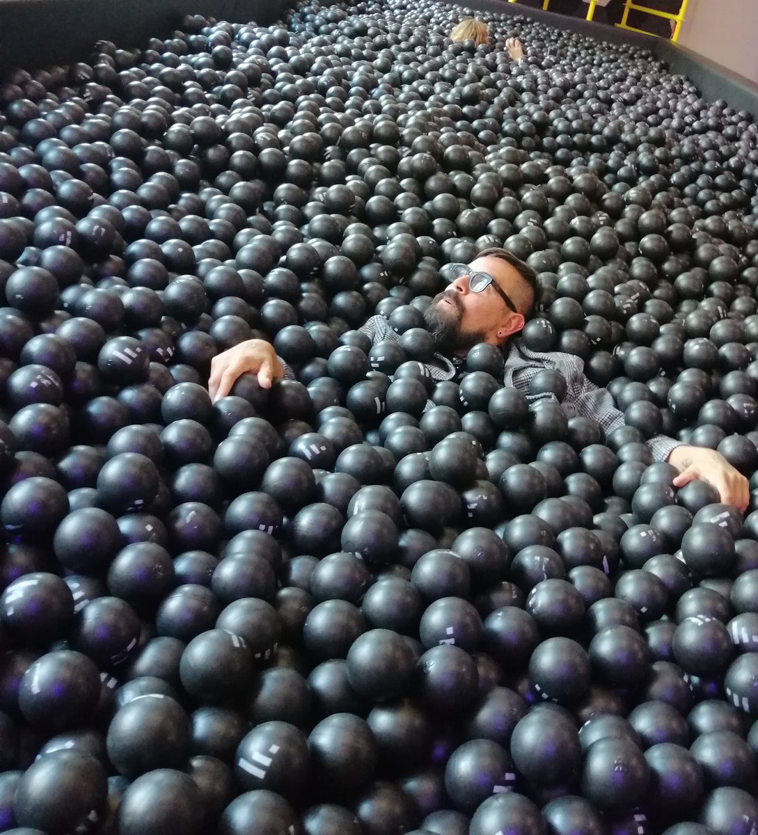 isabogran's tweet photo. Took @tmartir on a swim on @FactoryBerlin's massive ballpit before his inspiring #OnTheRedCouch talk. ¡Qué mente! Gracias por compartir tu trayectoria y dejarnos con valiosas lecciones. https://t.co/5JHkFbyX0a