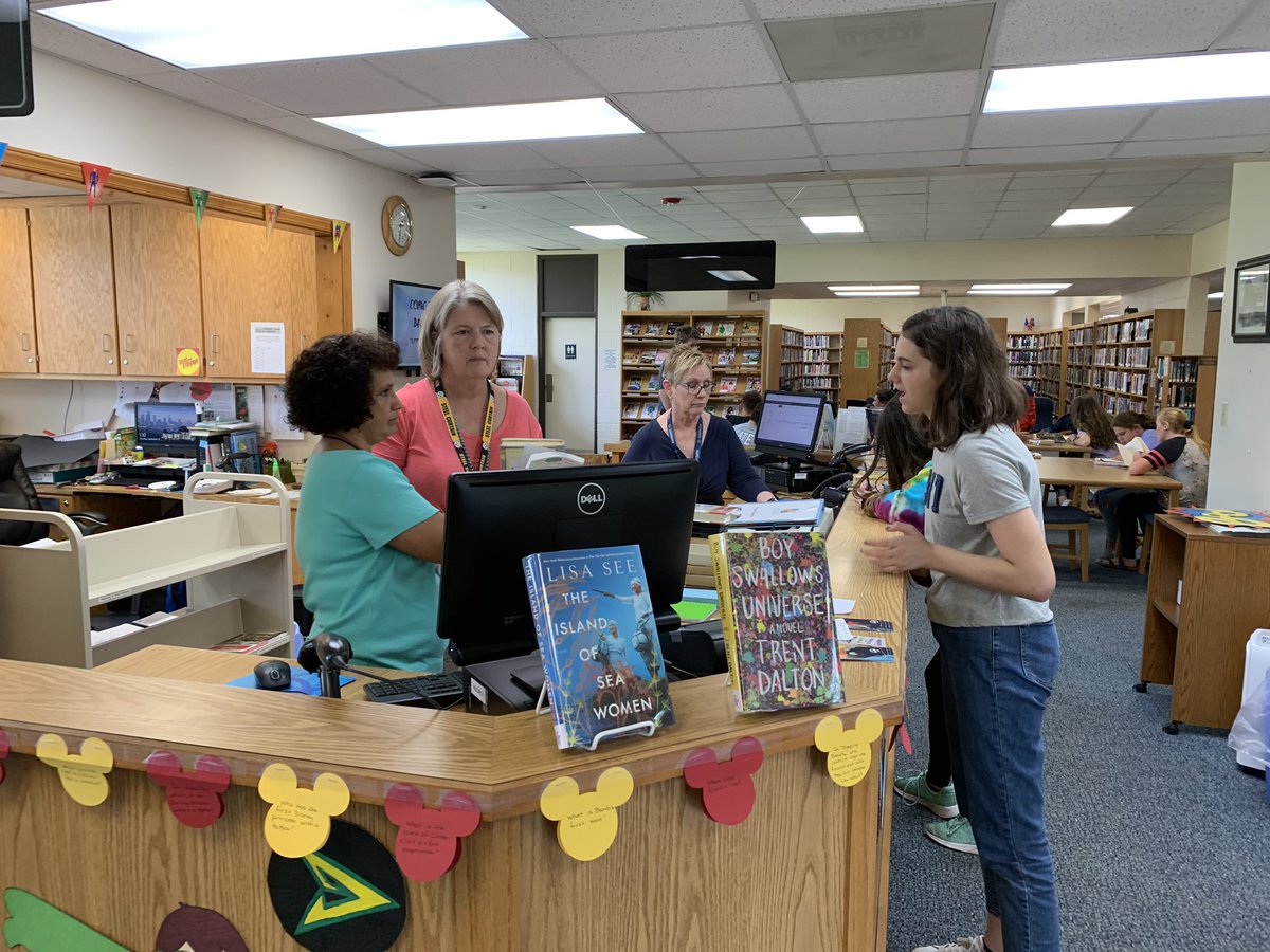 wdpublibrary's tweet photo. Happy to host @DragonsTyro 8th graders for book checkout while their #schoollibrary is under renovation.  #readersareleaders #200students #tyronc #lexingtonnc #davidsoncountync #publiclibrary #librariesbuildcommunity #westdavidson https://t.co/NejJYtCzym