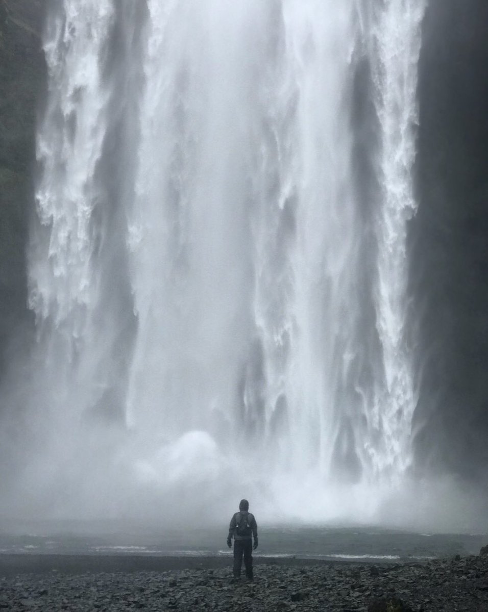 tasminschofield's tweet photo. #WaterfallsofIceland https://t.co/U32sbMyJRb