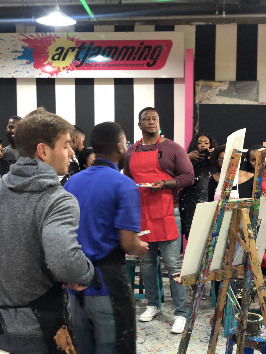 947's tweet photo. Shhhhh, art lesson in progress 👨‍🎨👩‍🎨
@DJFreshSA is getting ready for his big paint. #947DateNight #947BigSeptember 
#TotallyReady #ColgateSA https://t.co/QEldExdkSl