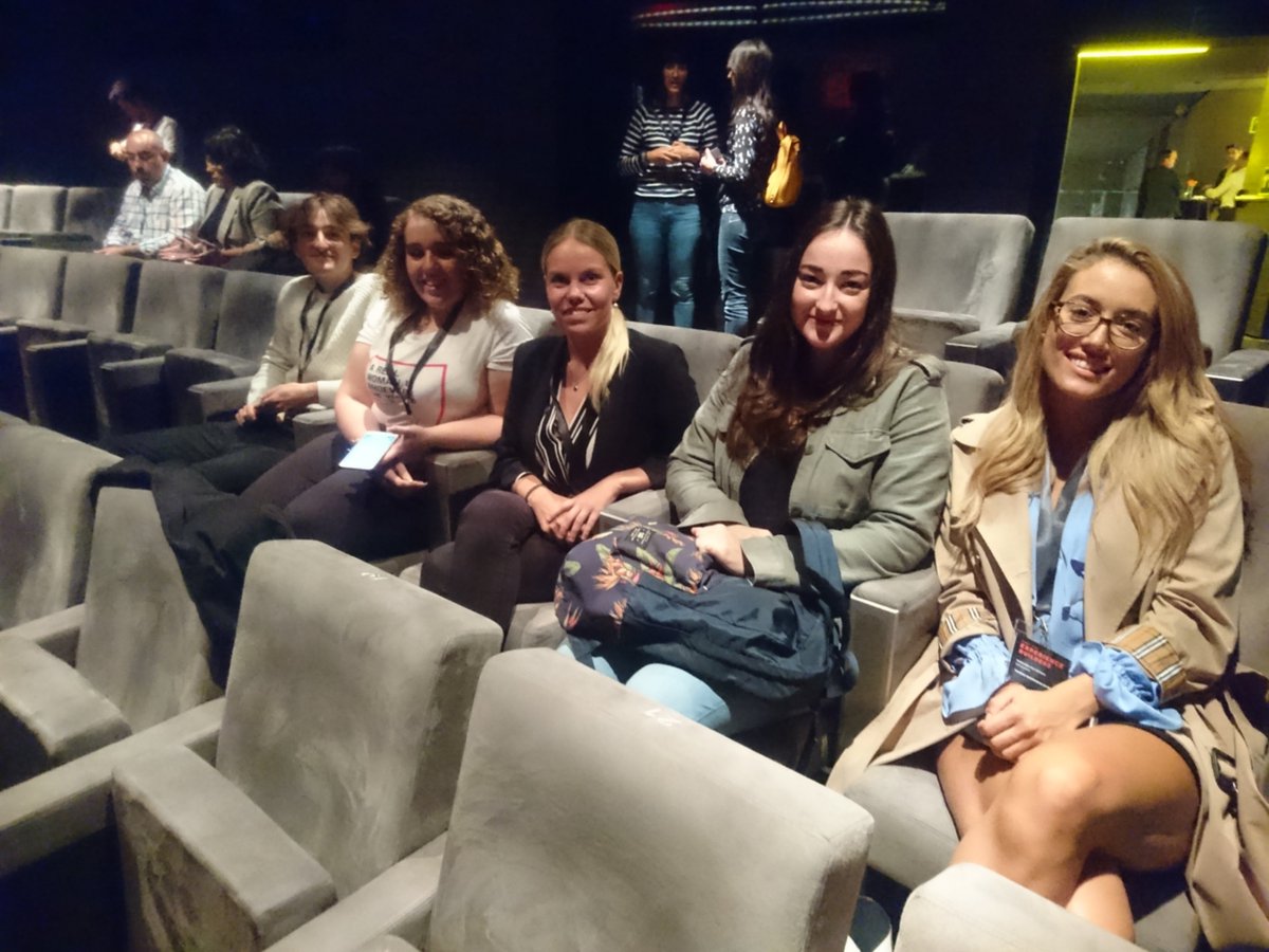 ainararz1's tweet photo. Los estudiantes de los itinerarios duales en el grado en turismo de @deusto en el evento Experience Builders aprendiendo de grandes profesionales como @manera_l de @meliahoteles, @muelalopez y @turiskopio  #xb2019 https://t.co/3BReJfePn1