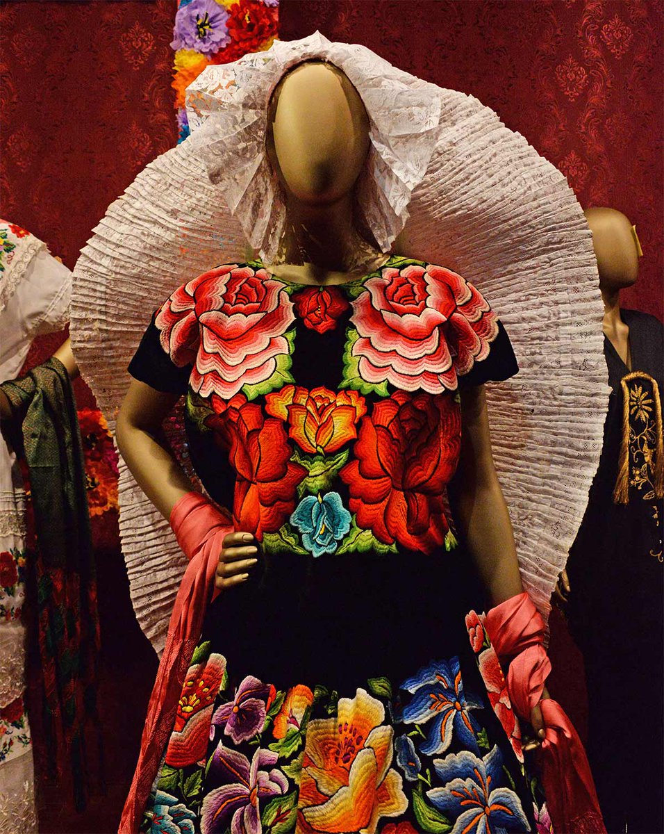 ReconocimientoEsHomenaje ? Las flores protagonizan los bordados zapotecas de Juchitán, en el Istmo de Tehuantepec,... | Secretaría de Cultur | Scoopnest ReconocimientoEsHomenaje ? Las flores protagonizan los bordados zapotecas de Juchitán, en el Istmo de Tehuantepec,... | Secretaría de Cultur | Scoopnest