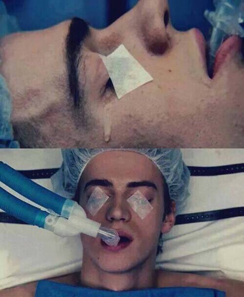 bslj_'s tweet photo. الفلم رهههيب ويعلمك كيف الثقة العمياء ممكن تقتلك 👌🏻💔 https://t.co/akkuWXbXor
