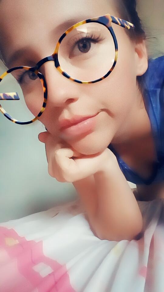 EmilyMoreno7's tweet photo. Quien esta feliz porque termino su rutiba y esta lista para acostarse toda la tarde 🙋 https://t.co/uLUG9JZxB8
