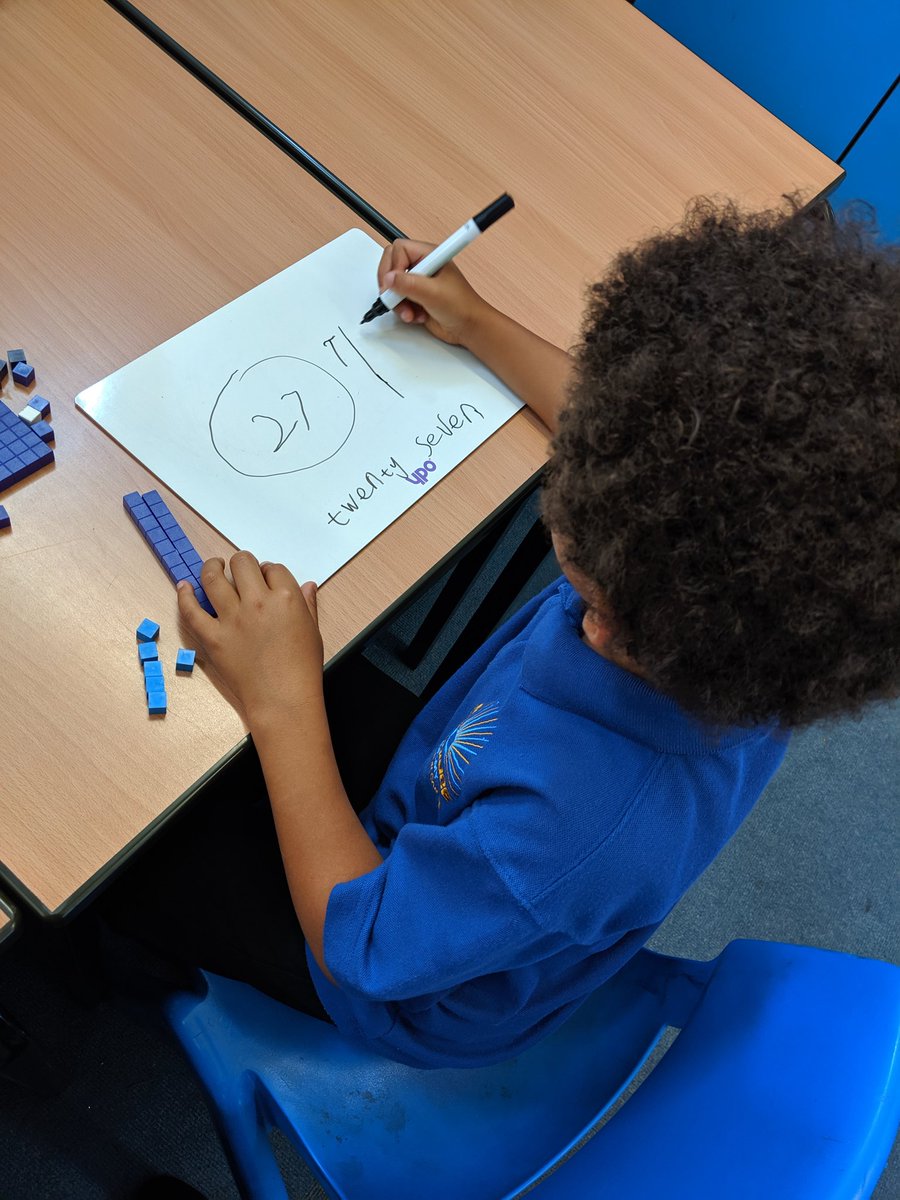 SeigalClass4's tweet image. In maths today we had the opportunity to explore how we can represent numbers in different ways and with different resources #practicalmath #learningisfun #mathsmatters
