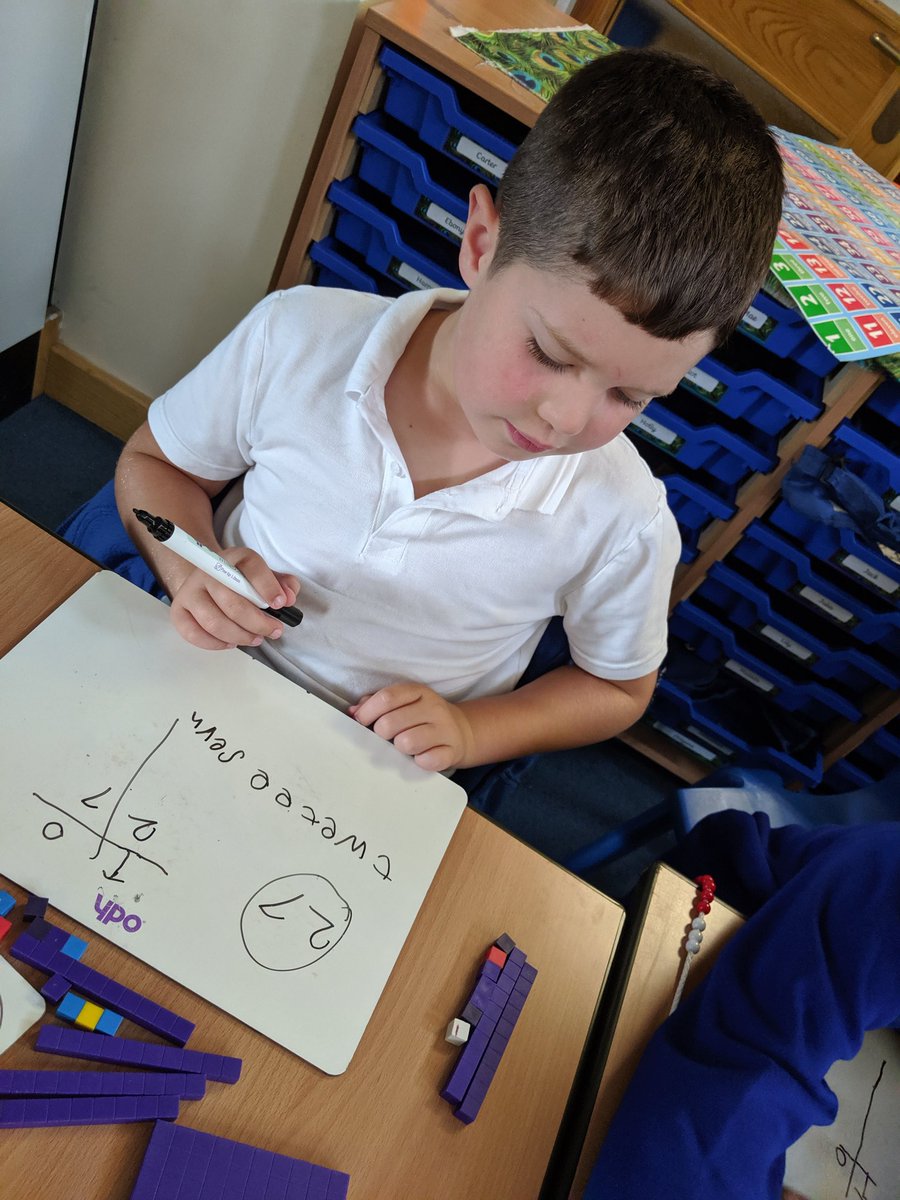 SeigalClass4's tweet image. In maths today we had the opportunity to explore how we can represent numbers in different ways and with different resources #practicalmath #learningisfun #mathsmatters