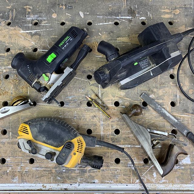 10minuteshop's tweet photo. Scribing for fun. No, nobody ever said that, did they? π€π€·ββοΈ #MmmDF
#SplinterFree
#Cabinetmaker
#Carpenter
#MessMaker
#Youtuber
#Podcaster
#Tinkerer
#AlwaysLearning
#AlwaysWorking https://t.co/Ov35KBzEUe https://t.co/uLDWbjV9Fo