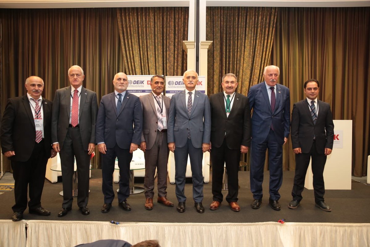 NailOlpak's tweet photo. Berlin toplantımızın final sahnesinden selamlar... 👋👋
@ticaret 
@deikiletisim 
@DTIKiletisim https://t.co/0GFyXjqETs