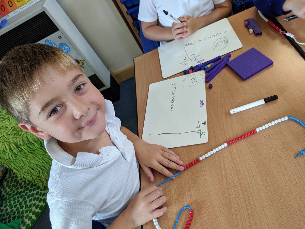 SeigalClass4's tweet image. In maths today we had the opportunity to explore how we can represent numbers in different ways and with different resources #practicalmath #learningisfun #mathsmatters