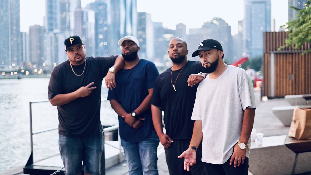 AiTheAnomaly's tweet photo. Look at my big brothers. ✊🏾
Out here posing like they tough but they really clowns. 🤡
📸 @aitheanomaly 
#gomrecords #godovermoney https://t.co/9pUBGJKGKo