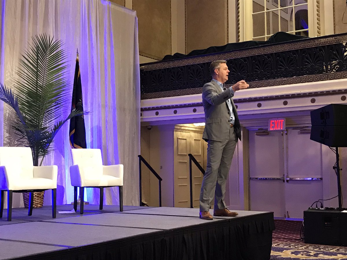 addisonsnell's tweet image. I’ve tweeted plenty about @AMDServer recently with #EPYC launch, but I don’t get tired of #HPC talks that emphasize performance.

Scott Aylor of @AMD beats the world-record performance drum at #HPConWallSt.