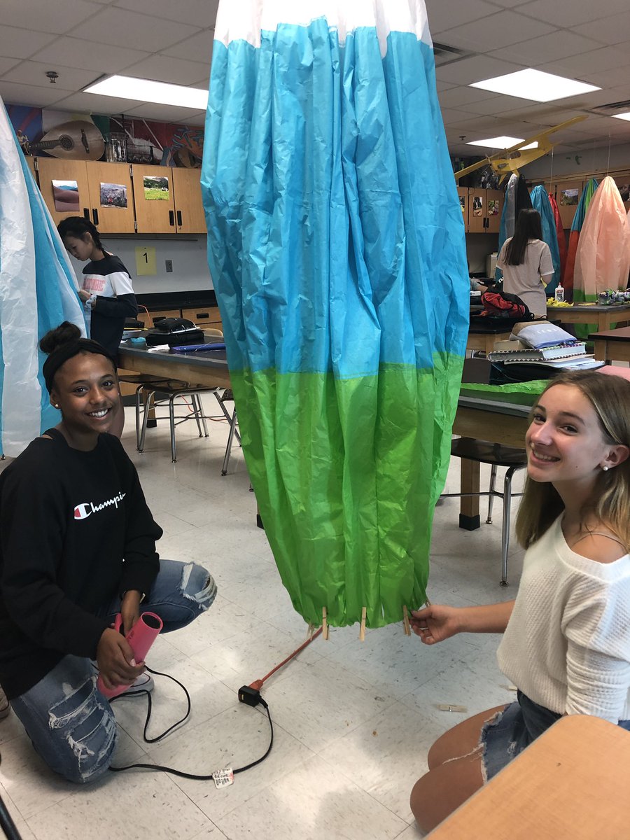 brianholtzhafer's tweet photo. We are another day closer to having our balloons complete. Cooperation among students has been amazing! @OrefieldMS https://t.co/ER6TdpNTxY