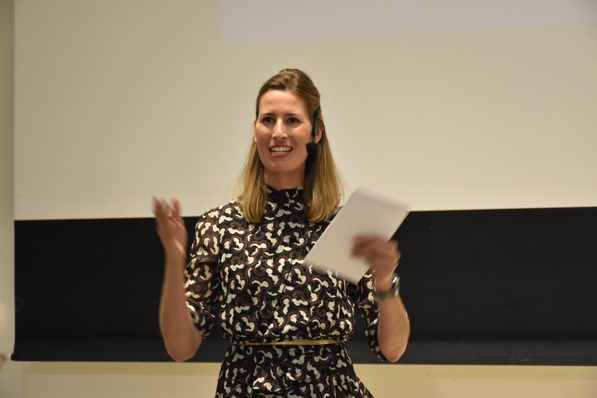 hubitation's tweet photo. Gewohnt charmant führt @CarolinW von @STATIONFRM heute durch den Abend und entlässt jetzt die Jury in die zweite Beratungsrunde!
#startupweek #hubitation #accelerator https://t.co/9BFoVkR0R5