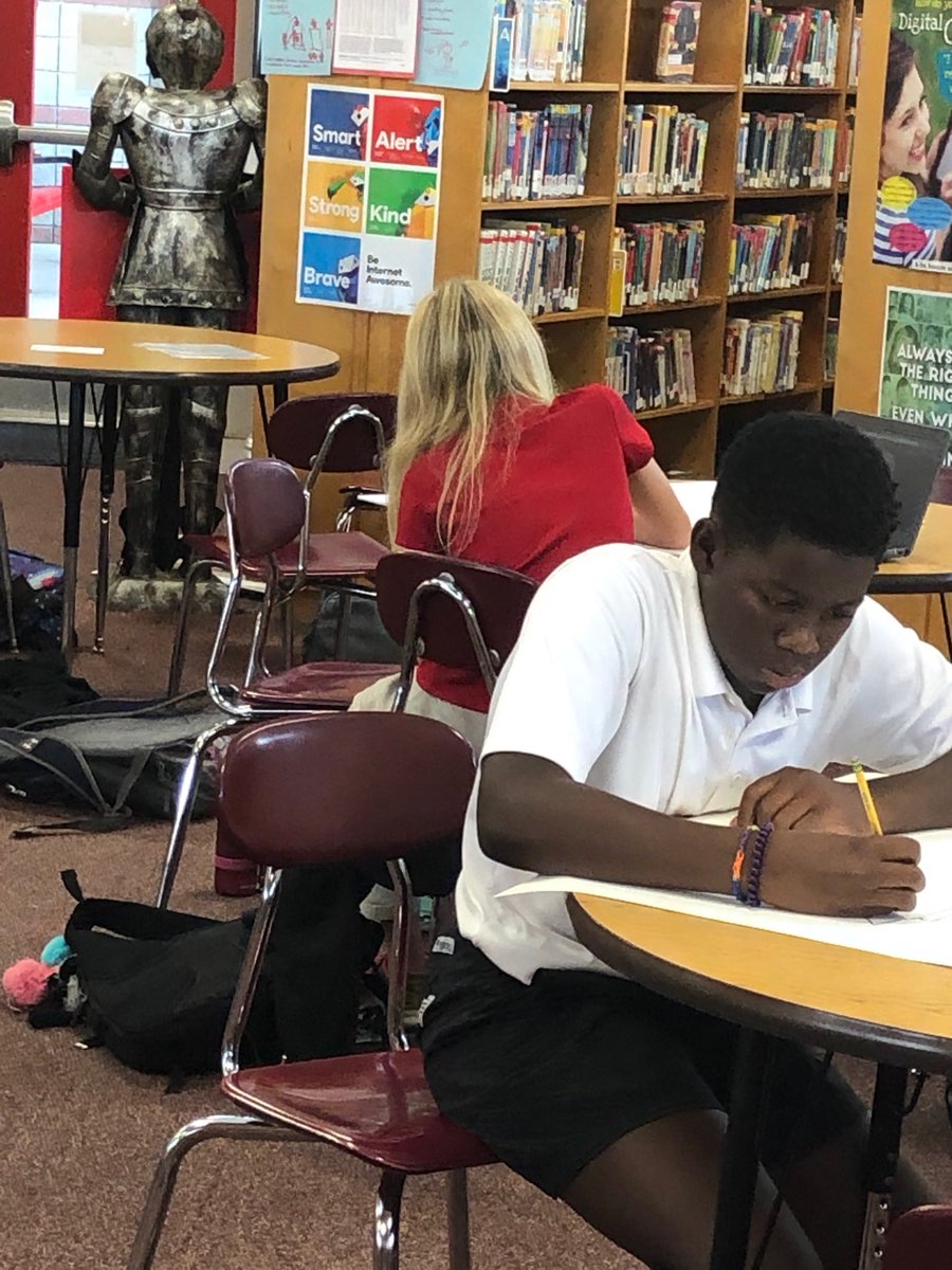 SusanKnox3's tweet photo. Coach Kidd’s 4th block working hard - WLMS Library
#WLMSgreatday #LCSDExcellence https://t.co/TXyKkNbDax