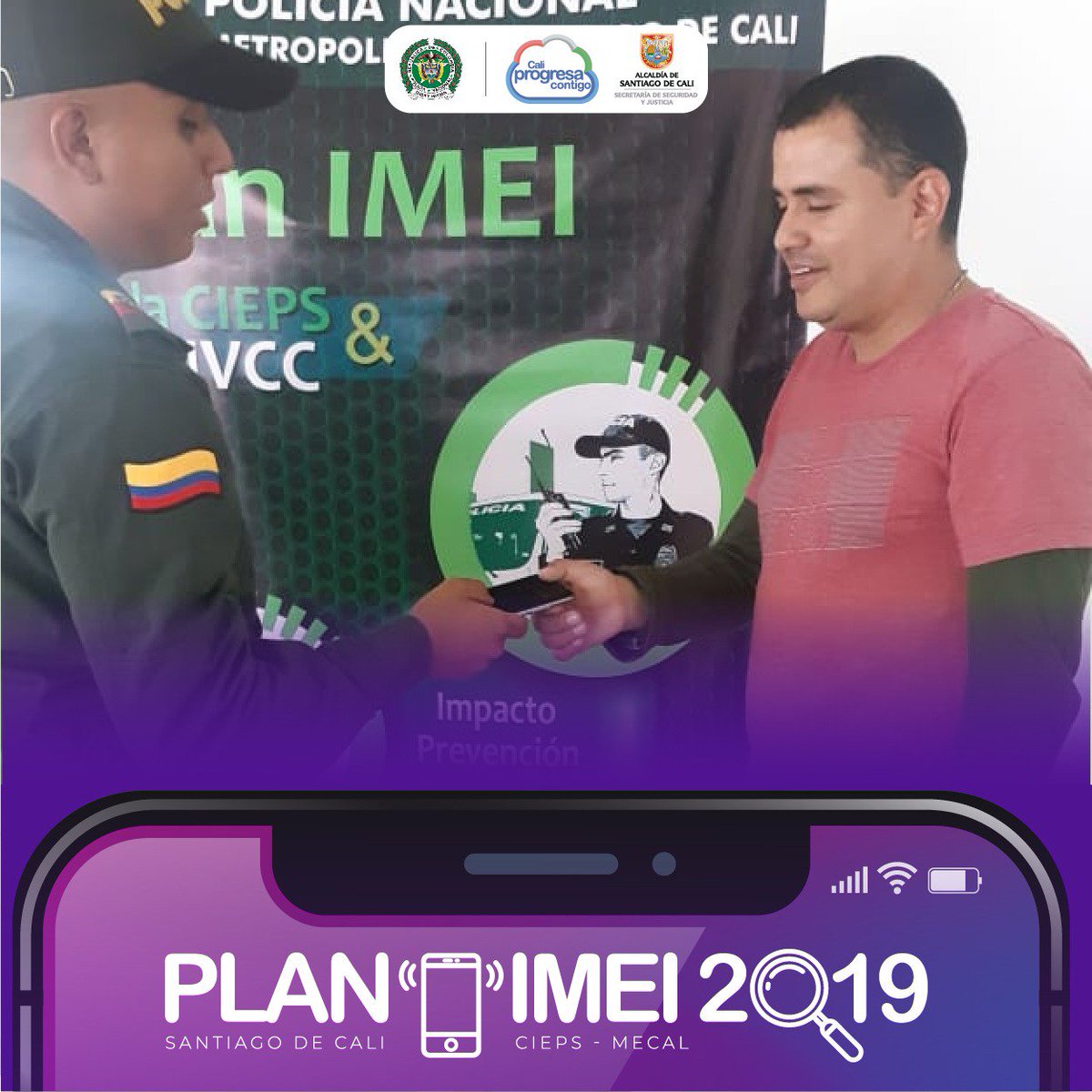 SeguridadCali's tweet photo. La @PoliciaCali continúa entregando celulares que fueron reportados como hurtados, y que gracias a los operativos del #PlanIMEI, se recuperaron en las calles de Cali y hoy vuelven a las manos de sus dueños.  #CaliContraElHurto. https://t.co/cUBQIttjfY