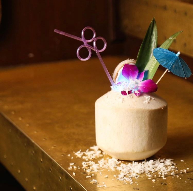 We’re keeping Summer going strong with the Cabana Club 🥥 Amontillado Sherry, Coconut Cream, Coconut Water, Absinthe + Cinnamon. 🌺 Grab one while you can! #spareroomhwood