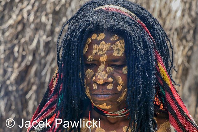 TuPawlicki's tweet photo. #westpapua #daniwoman #danitribe #bodypainting #photography #portraitphotography #travel #portrait #travelphotography #worldcaptures #world Woman from Dani Tribe, West Papua, January 2009 https://t.co/dl46Mljuw0